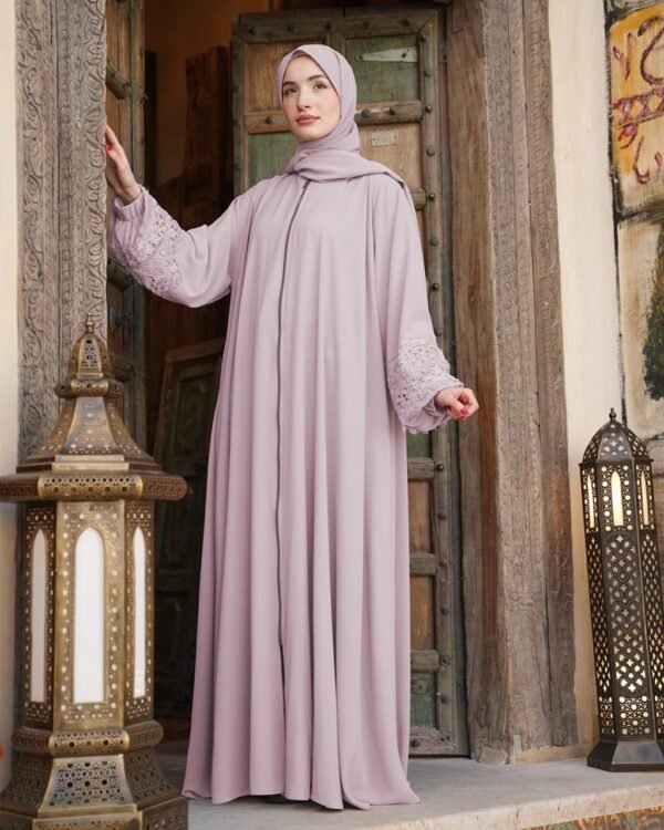 WhatsApp Image 2024-04-13 at 14.56.39_0a6ebcfa Royal Abaya